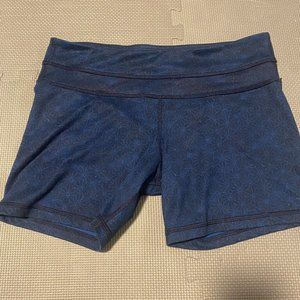 Lululmone shorts